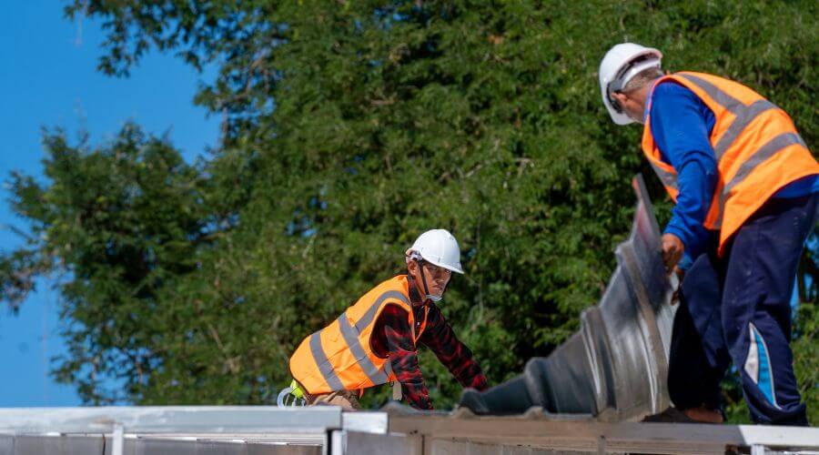 Professional residential roofers in Redfield, IA